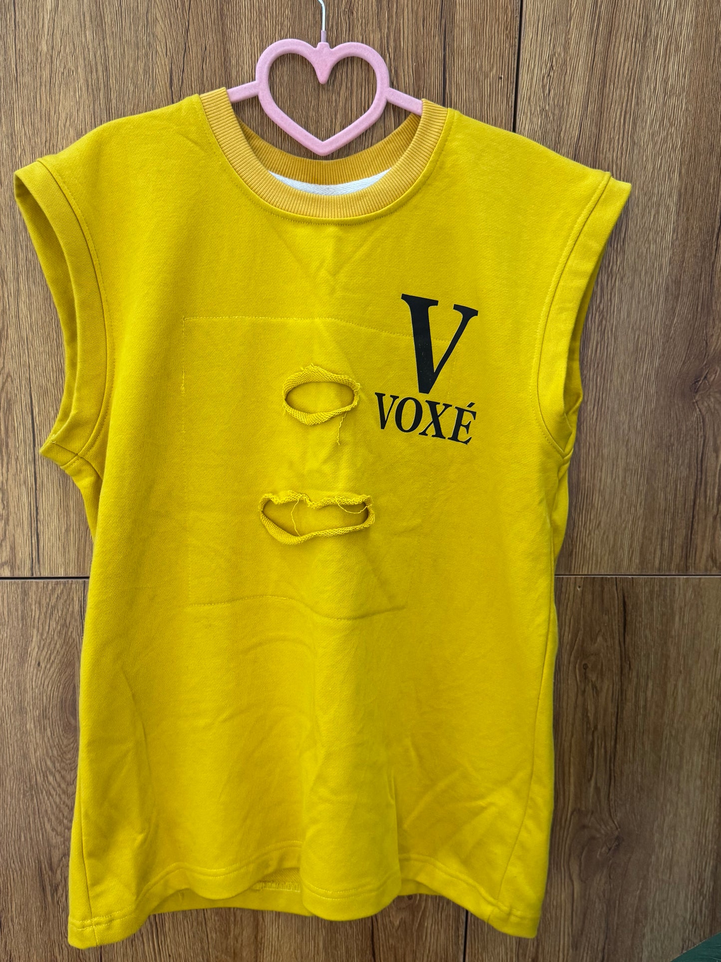 VOXÉ Ripped up and down