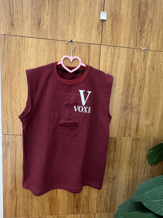 VOXÉ Ripped armless Tee